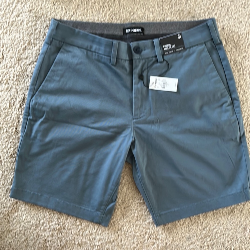 Men’s 8” inseam waist 31” shorts